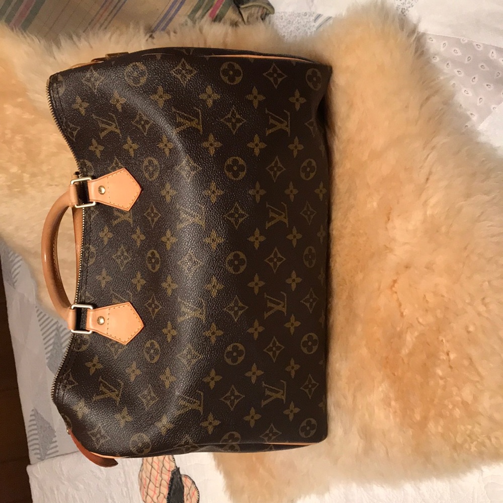 Louis Vuitton Speedy 35